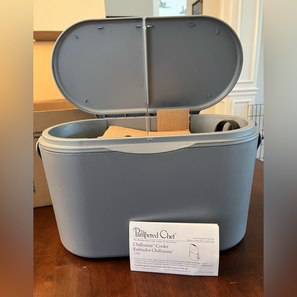New Pampered Chef 5 Quart Chillzanne Cooler